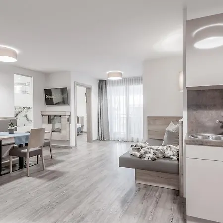 The Deluxe By Regina Apart Otel