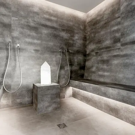 The Deluxe By Regina 公寓式酒店 4*