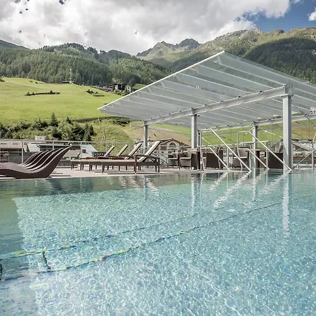 Apart-hotel The Deluxe By Regina